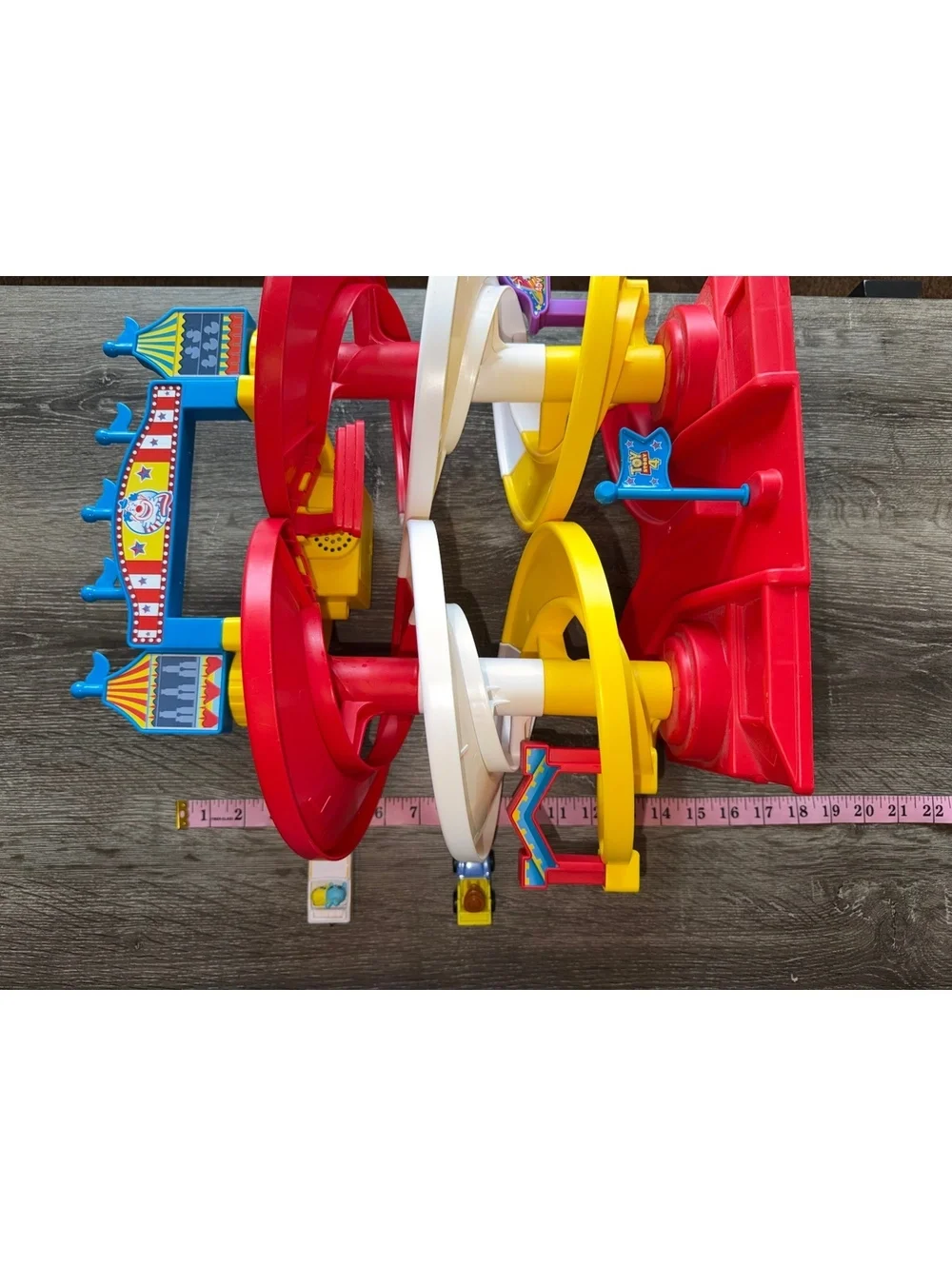 Disney Pixar Toy Story 4 Carnival Spiral Speedway Playset Mattel 2018 + 2 Cars